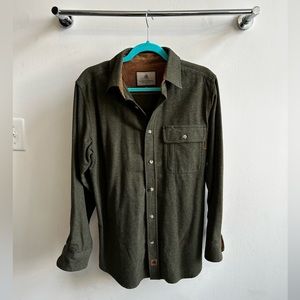 Legendary Whitetails Small Men’s button down